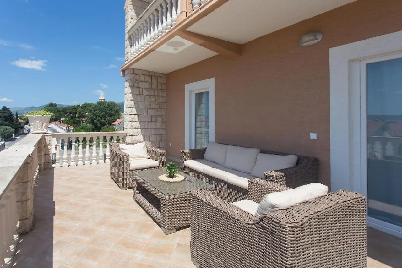 Kaštela Angolo Apartments